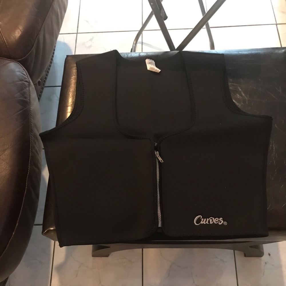Curves trimming vest